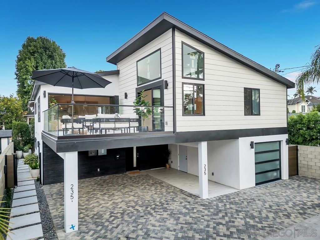 235 El Chico Lane, Coronado