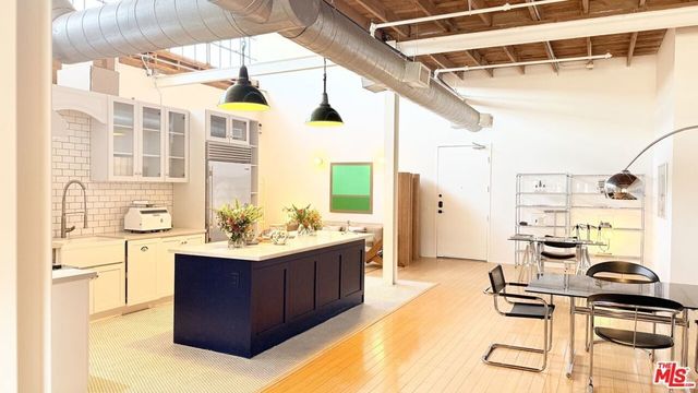 500 S Molino Street # 307, Los Angeles