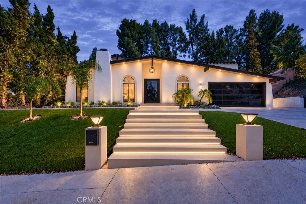 4348 Topanga Canyon, Woodland Hills