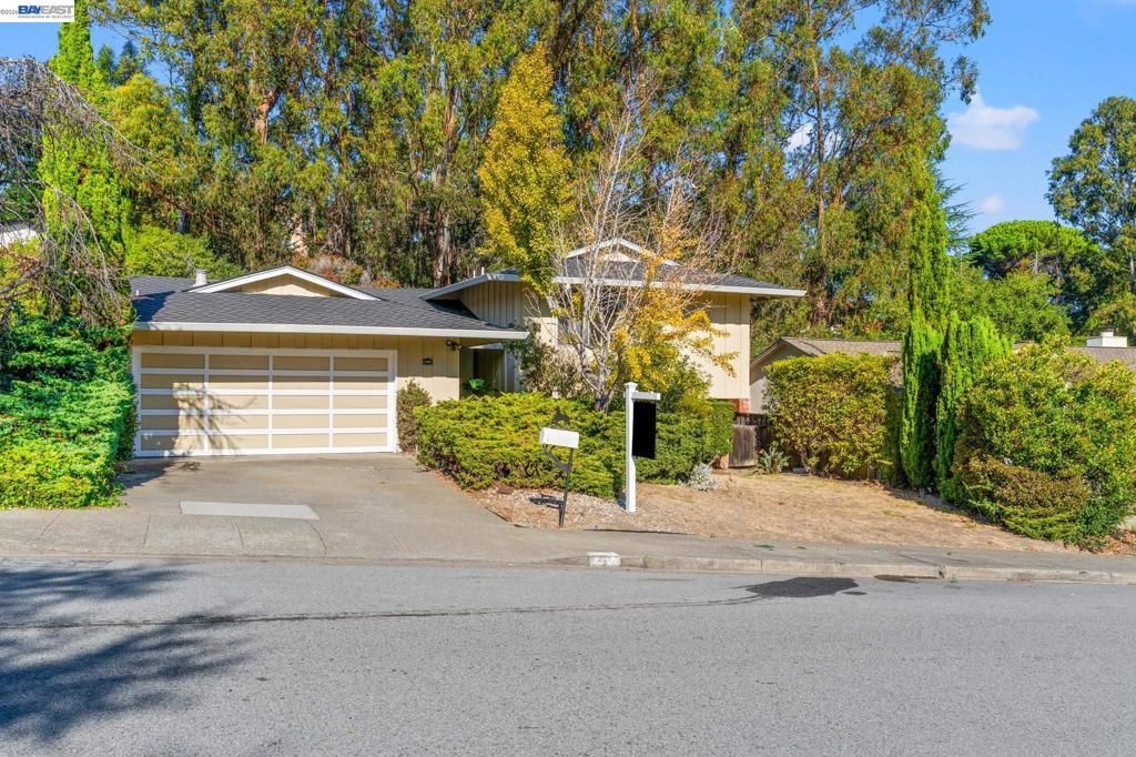 1350 Murchison Dr, Millbrae