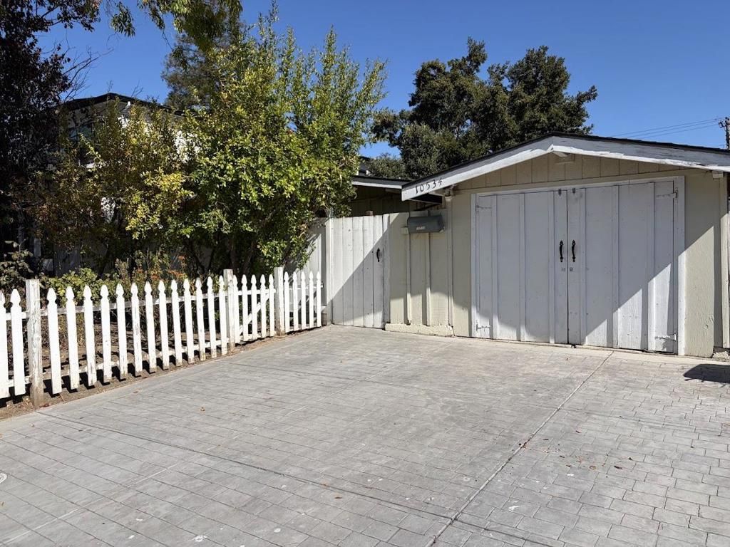 10534 Sterling Boulevard, Cupertino