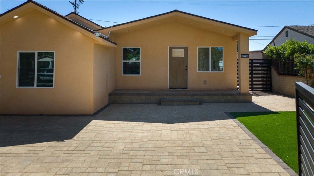 13712 Community, Panorama City