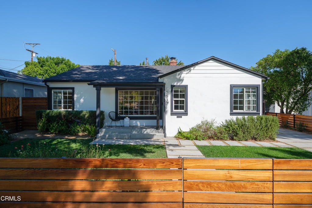 10537 Woodbridge Street, Los Angeles