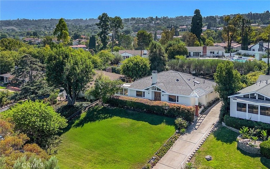 10 Palos Verdes Lane, Palos Verdes Peninsula
