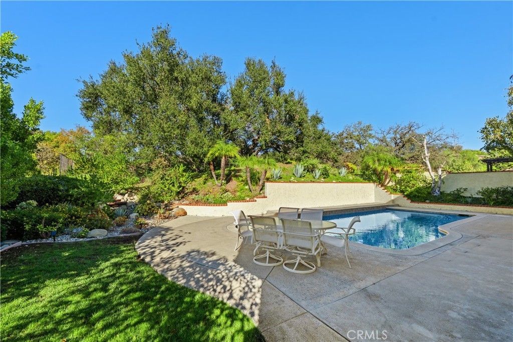 234 Fox Ridge Drive, Thousand Oaks