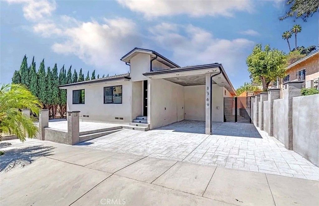 8369 Vine Valley, Los Angeles