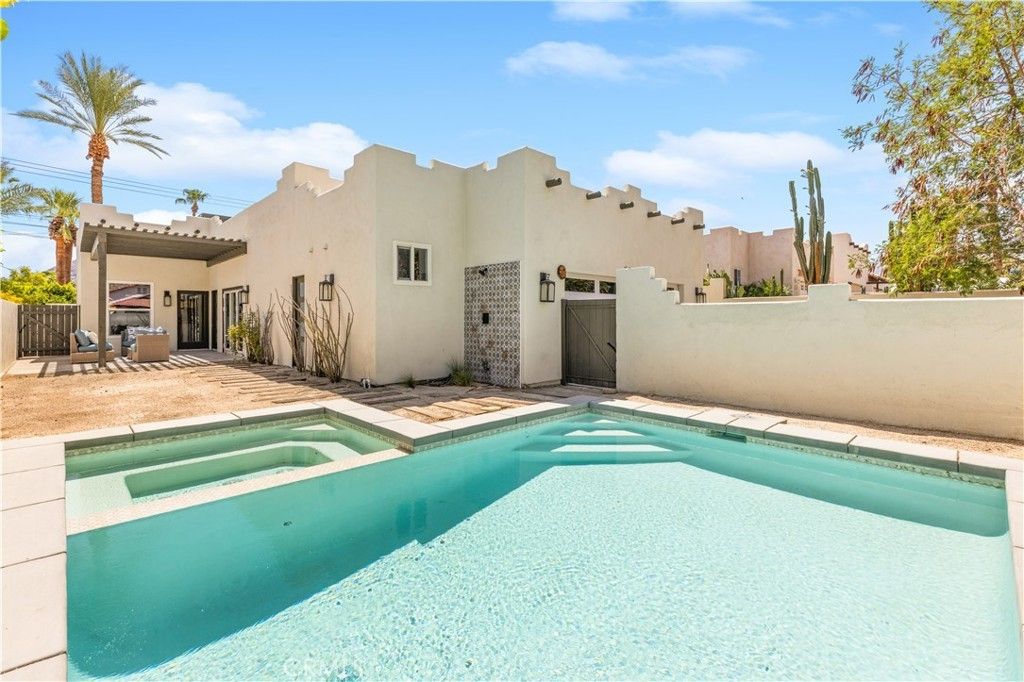 53220 Avenida Juarez, La Quinta