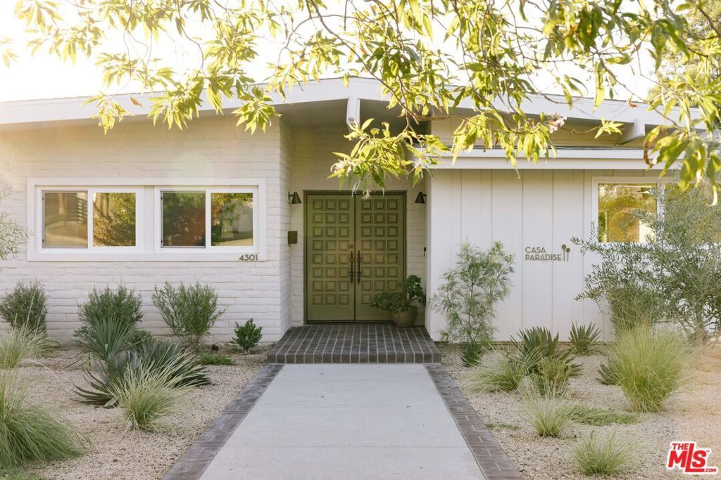 4301 Manson Avenue, Woodland Hills
