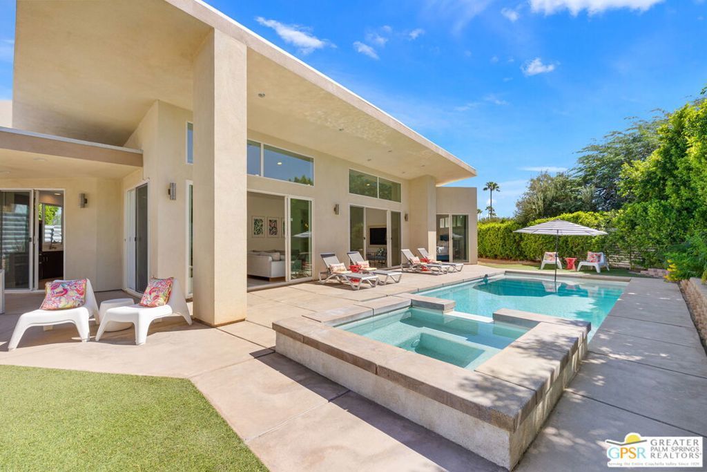 2461 N Junipero Avenue, Palm Springs