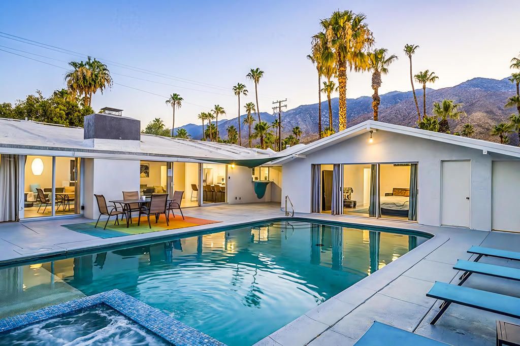 1890 S Navajo Drive, Palm Springs
