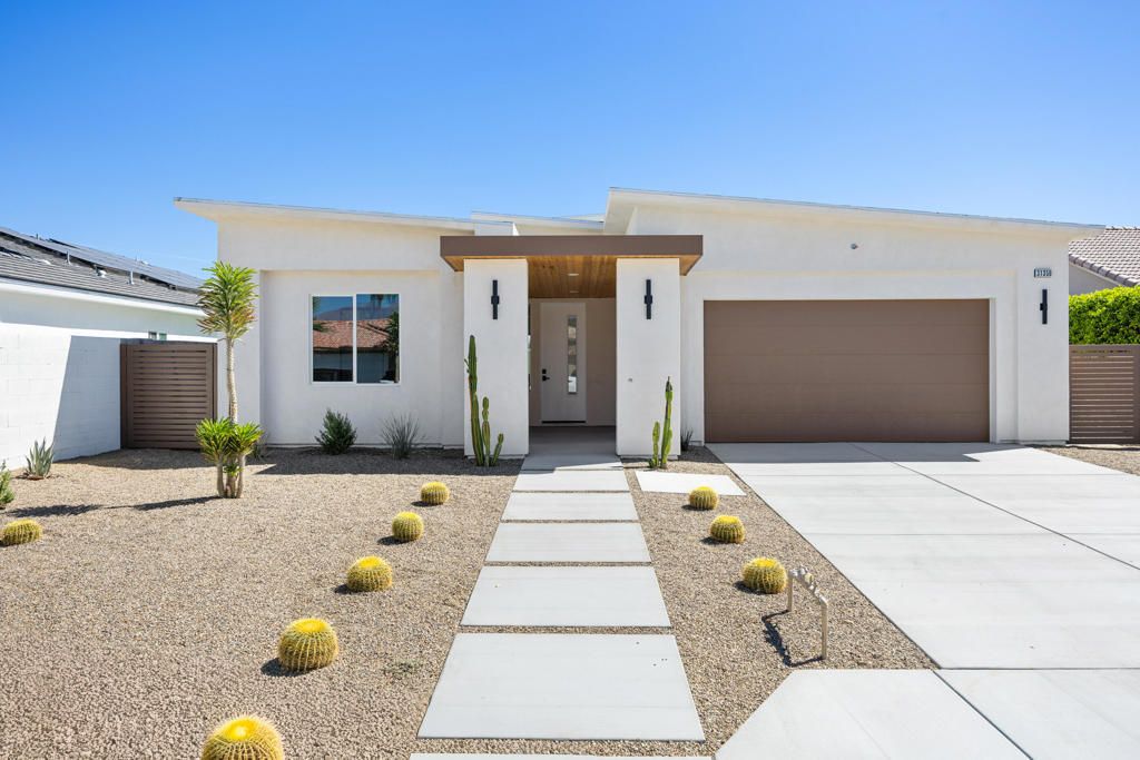 31350 Avenida Del Padre, Cathedral City