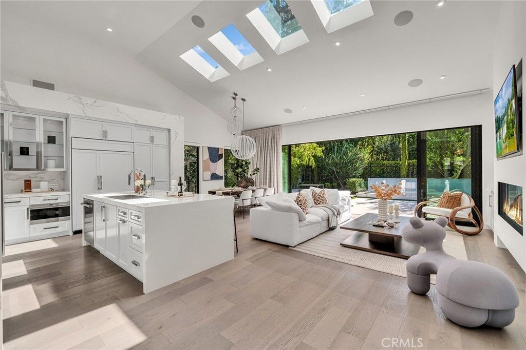 10 Rue Cannes, Newport Beach