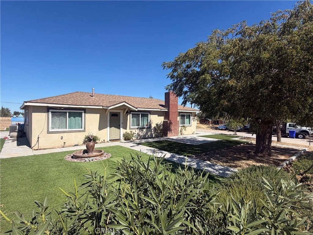 15166 Dos Palmas, Victorville