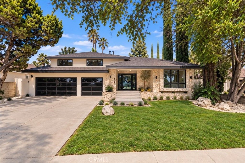 23921 Berdon Street, Woodland Hills