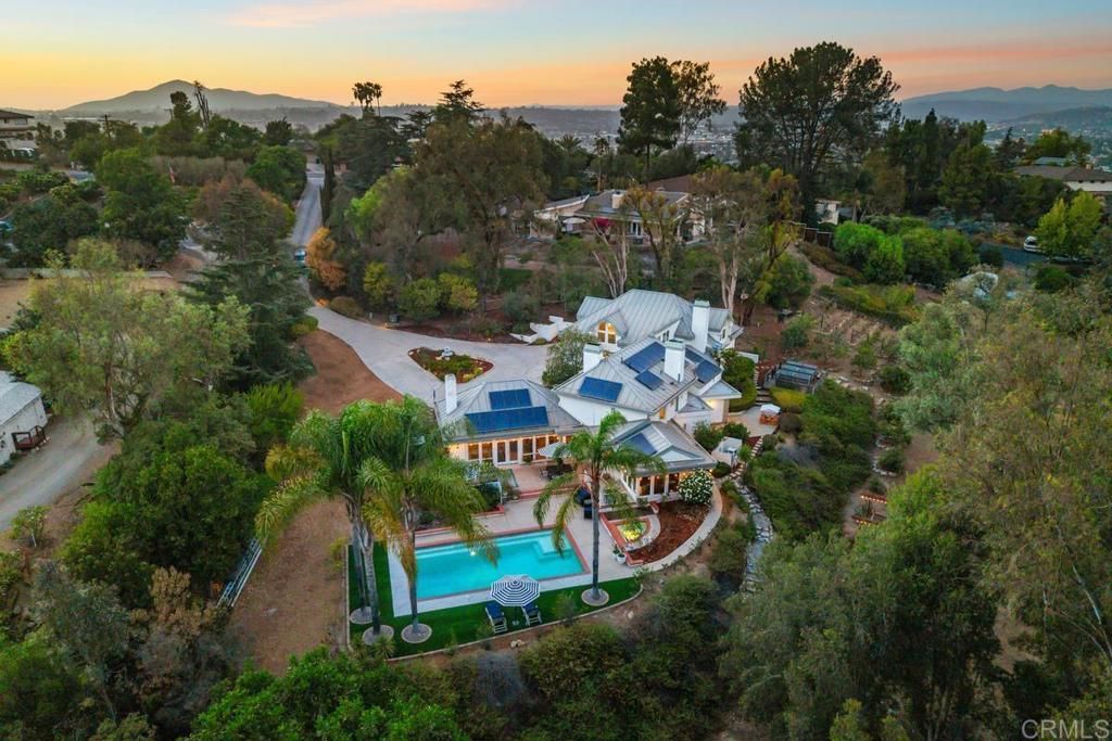 5241 Alzeda Drive, La Mesa