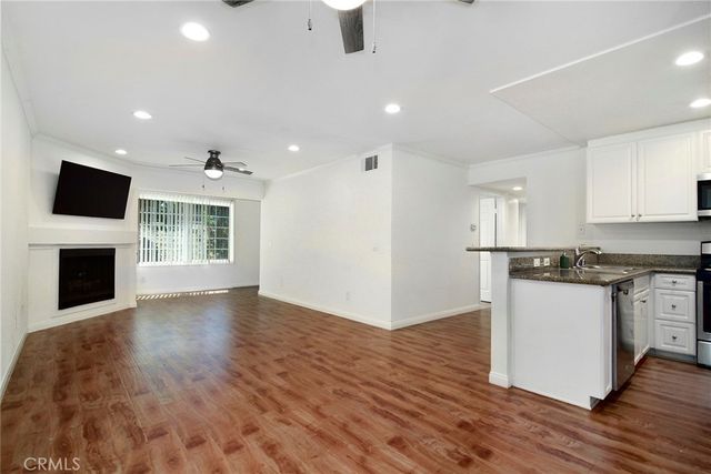 5525 Canoga Avenue # 124, Woodland Hills