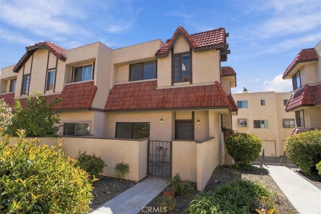 27623 Nugget Drive # 4, Canyon Country