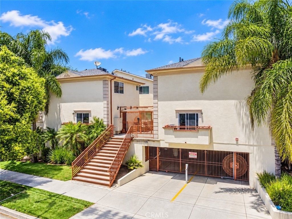 15053 Victory # 10, Van Nuys