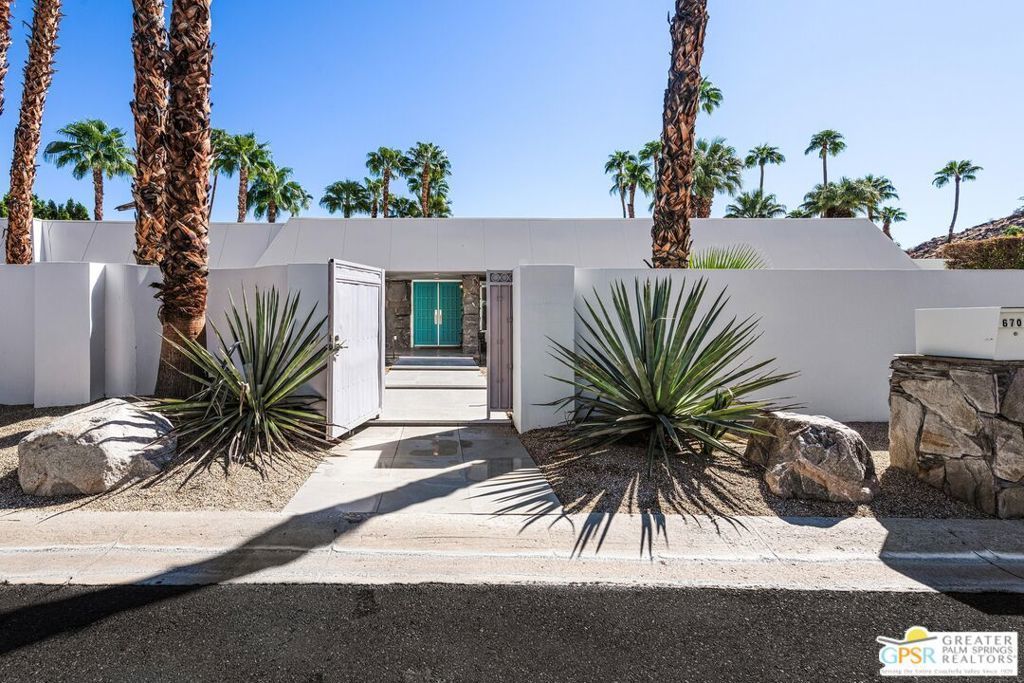 670 N Rose Avenue, Palm Springs