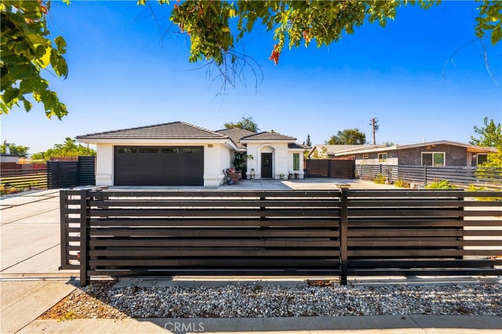 16237 Smoke Tree, Hesperia