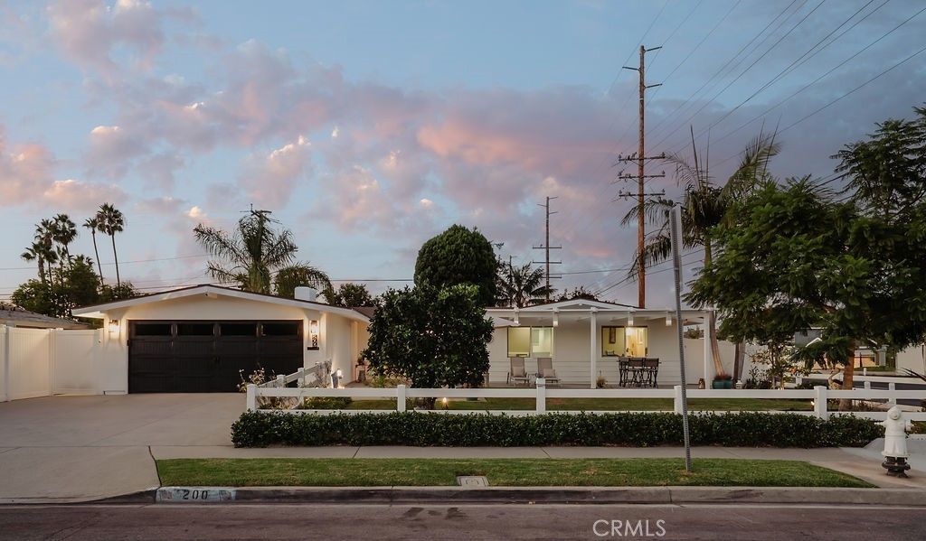 200 Wake Forest, Costa Mesa