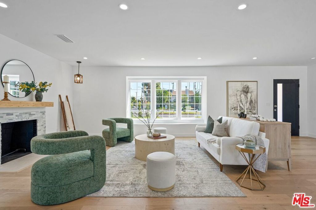 4955 Woodman Avenue, Sherman Oaks