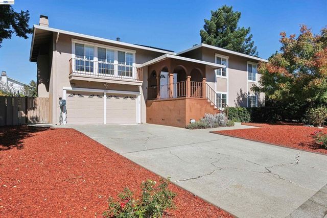 3247 Round Hill Drive, Hayward