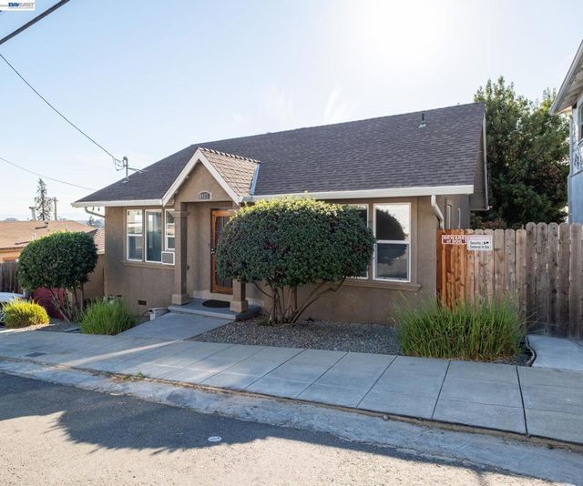 8957 Lawlor St, Oakland