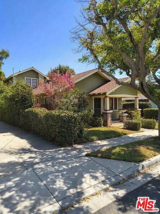 1382 Belmont Avenue, Long Beach