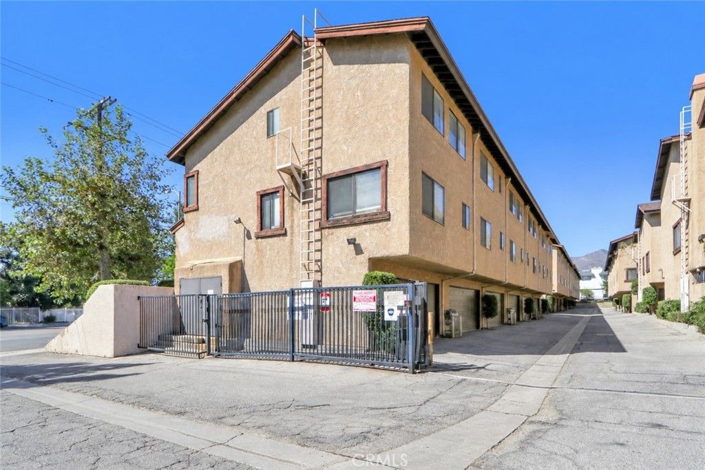 14201 Foothill Boulevard # 17, Sylmar