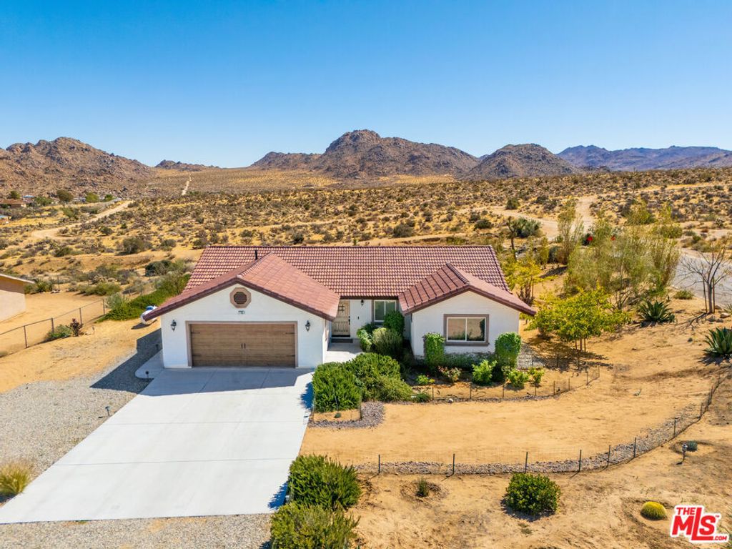 7765 Elwood Street, Joshua Tree