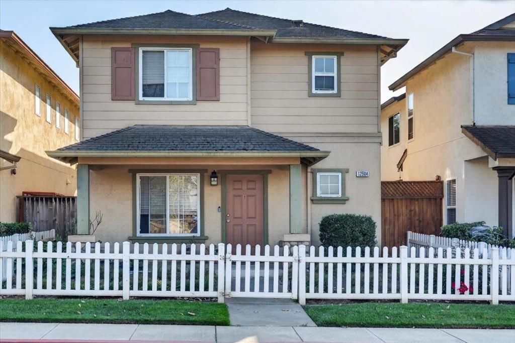 12504 Rogge Village Way, Salinas