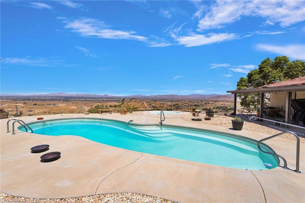 8988 Buena Vista, Apple Valley