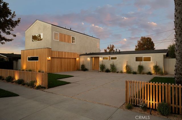 288 E Bay Street, Costa Mesa