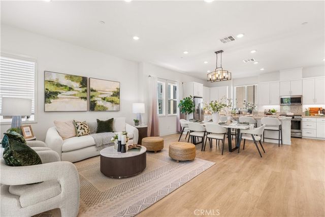 257 Sash, Irvine