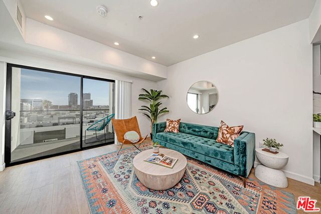 321 Oxford Avenue # Ph6, Los Angeles