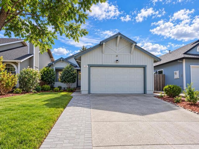 918 Pulteney Place, Windsor