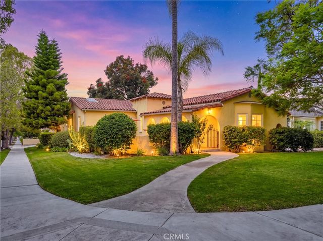 1102 Olmsted Drive, Glendale
