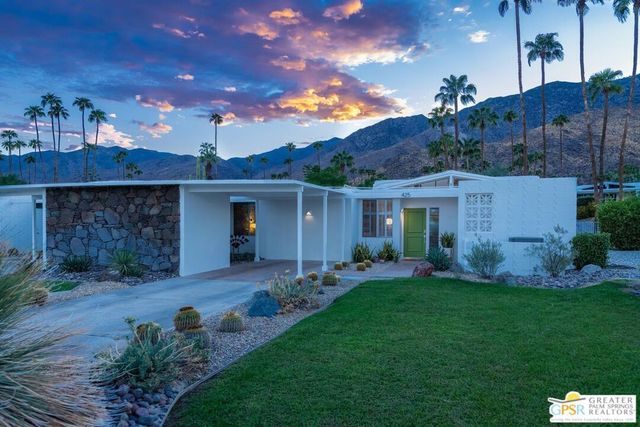 425 E Flor Circle, Palm Springs