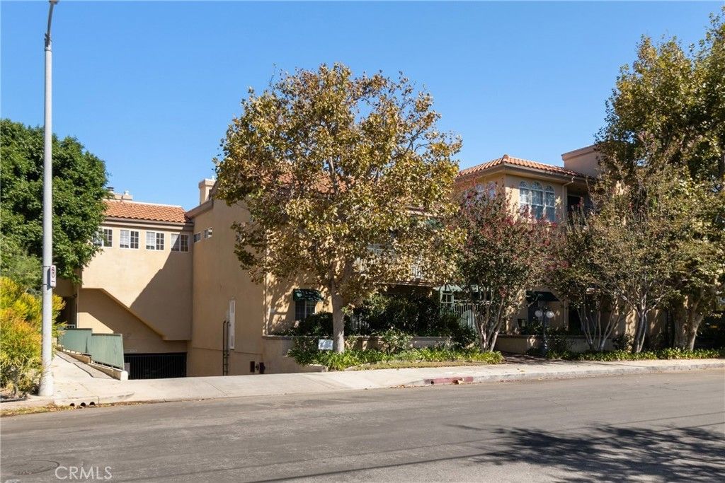 17809 Halsted # 312, Northridge