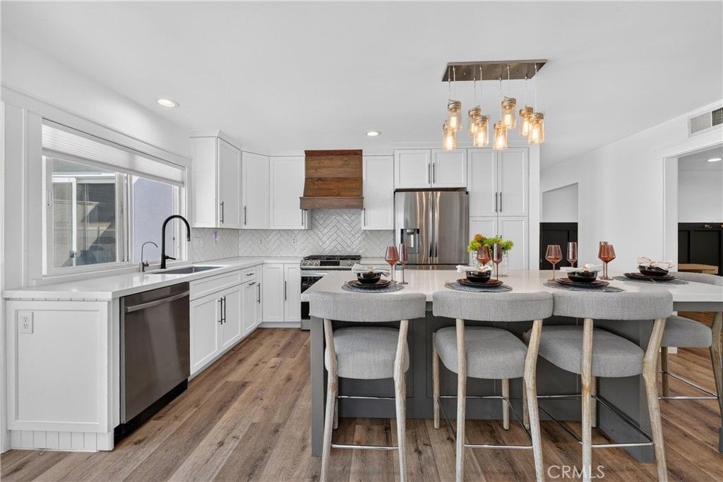 15051 Anita, Westminster