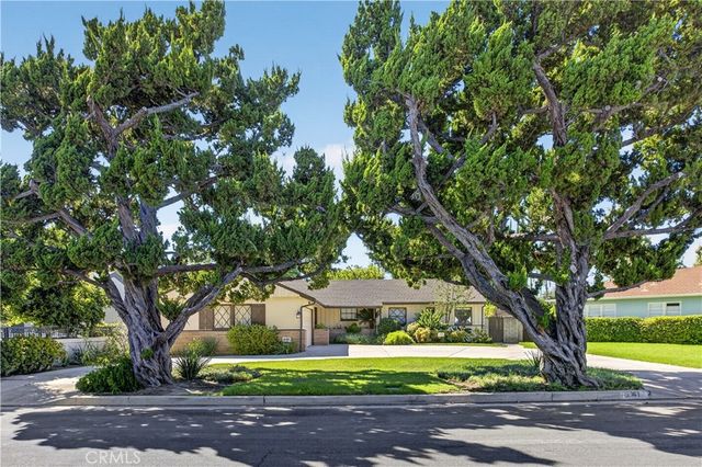 5961 Hillview Park, Valley Glen