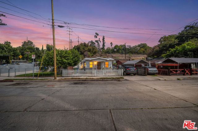6407 La Riba Way, Los Angeles
