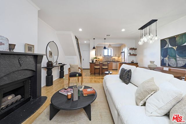 828 N Hudson Avenue # 214, Los Angeles