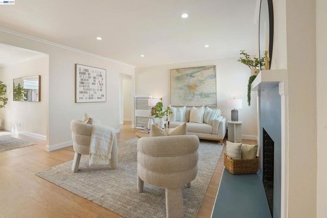 939 Bradley Dr, Daly City
