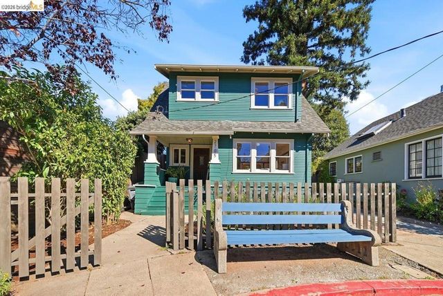 2705 Walker St, Berkeley