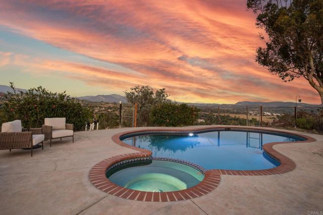 13703 Little Pond Road, Valley Center