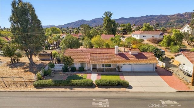 21465 Walnut, Wildomar