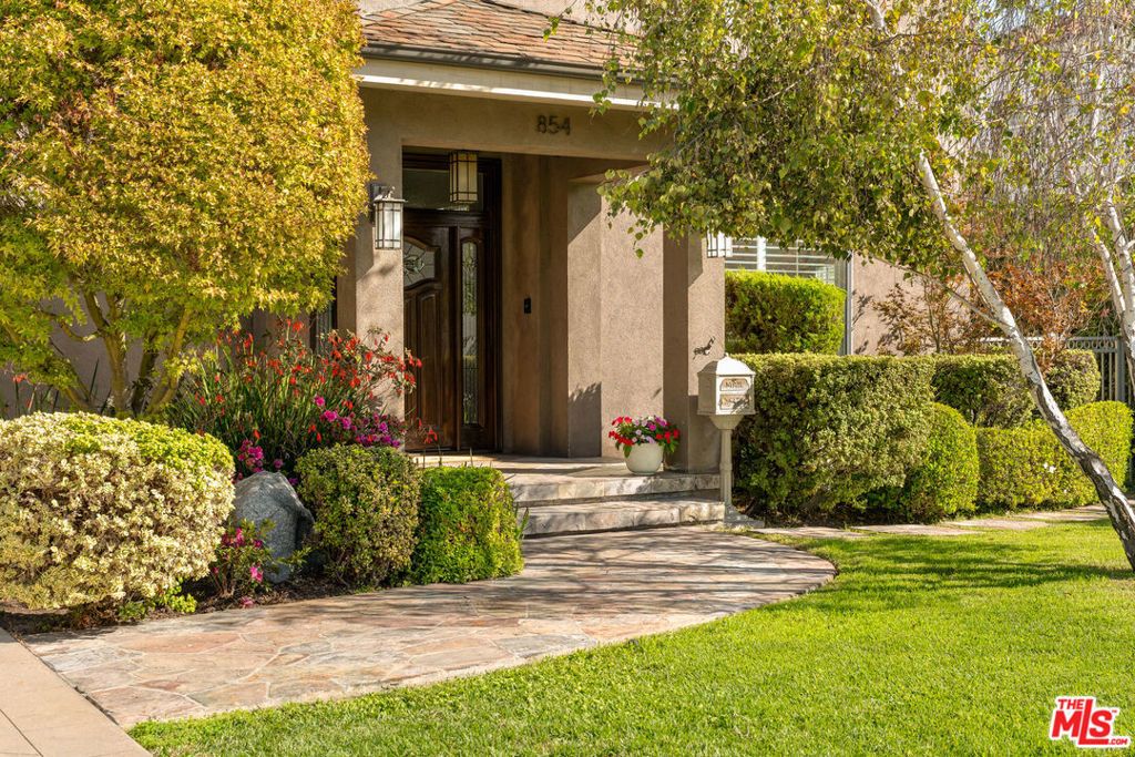 854 S Rimpau Boulevard, Los Angeles