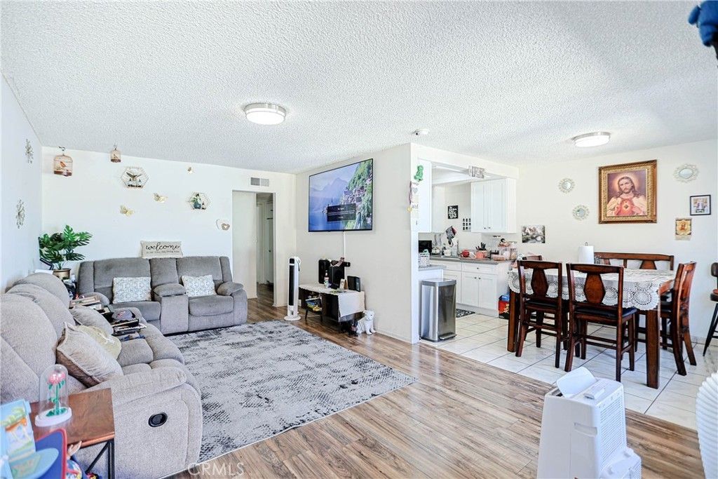 1400 W Warner, Santa Ana